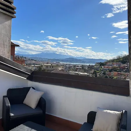 Casa Sarina Modern With And Sea View Up To 6 Ppl Garage Included شقة