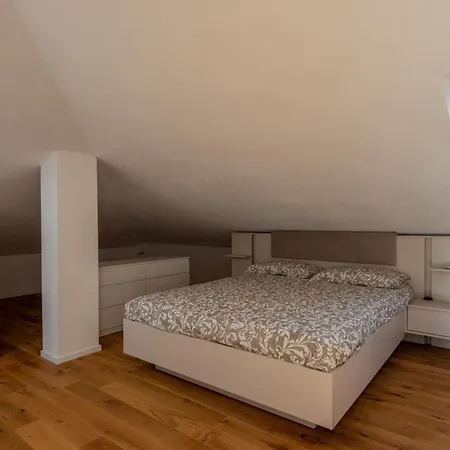 شقة Casa Sarina Modern With And Sea View Up To 6 Ppl Garage Included